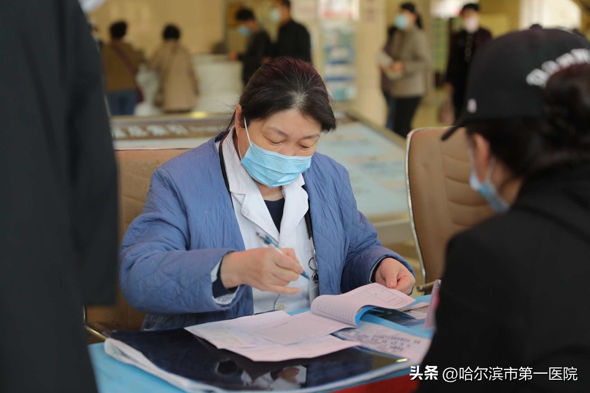 得了“哮喘”莫慌张规范治疗且要学会自我管理——哈尔滨市第一医院“世界哮喘日”大型义诊为患者解困排忧