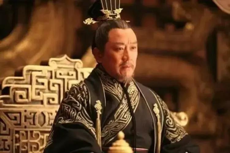 “金陵树王”之一的圆柏树龄1520岁，是南朝梁武帝亲手种植的