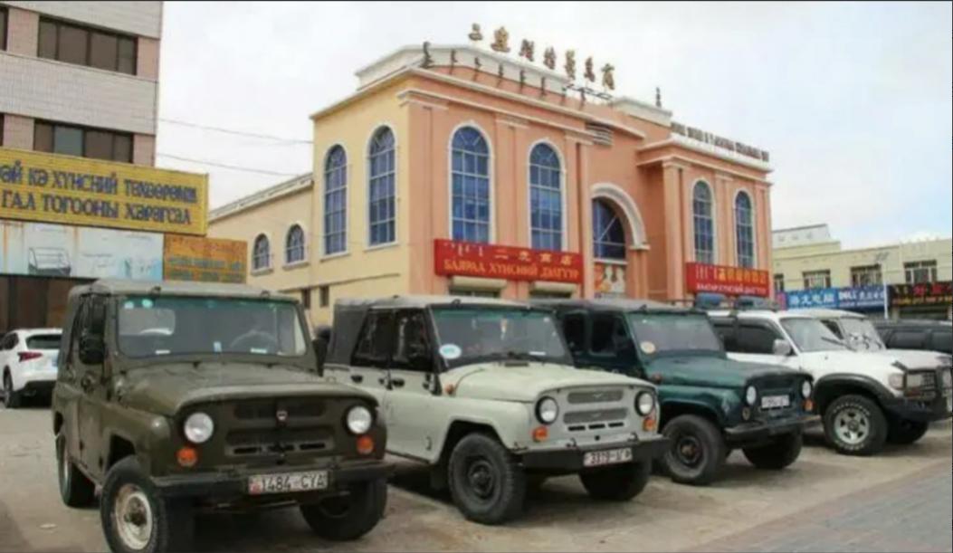 蒙古国距离中国的呼和浩特市多远,蒙古国离中国多少公里