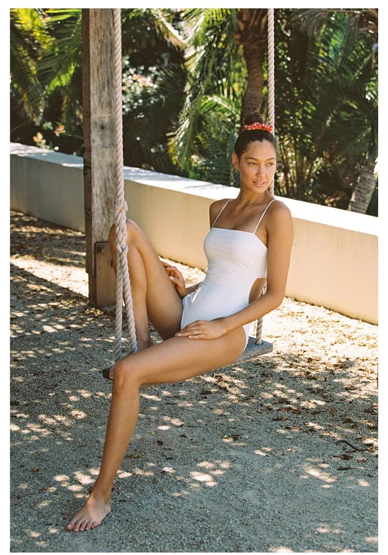 超好看的泳衣推荐,小众的连体泳衣靓丽而又优雅