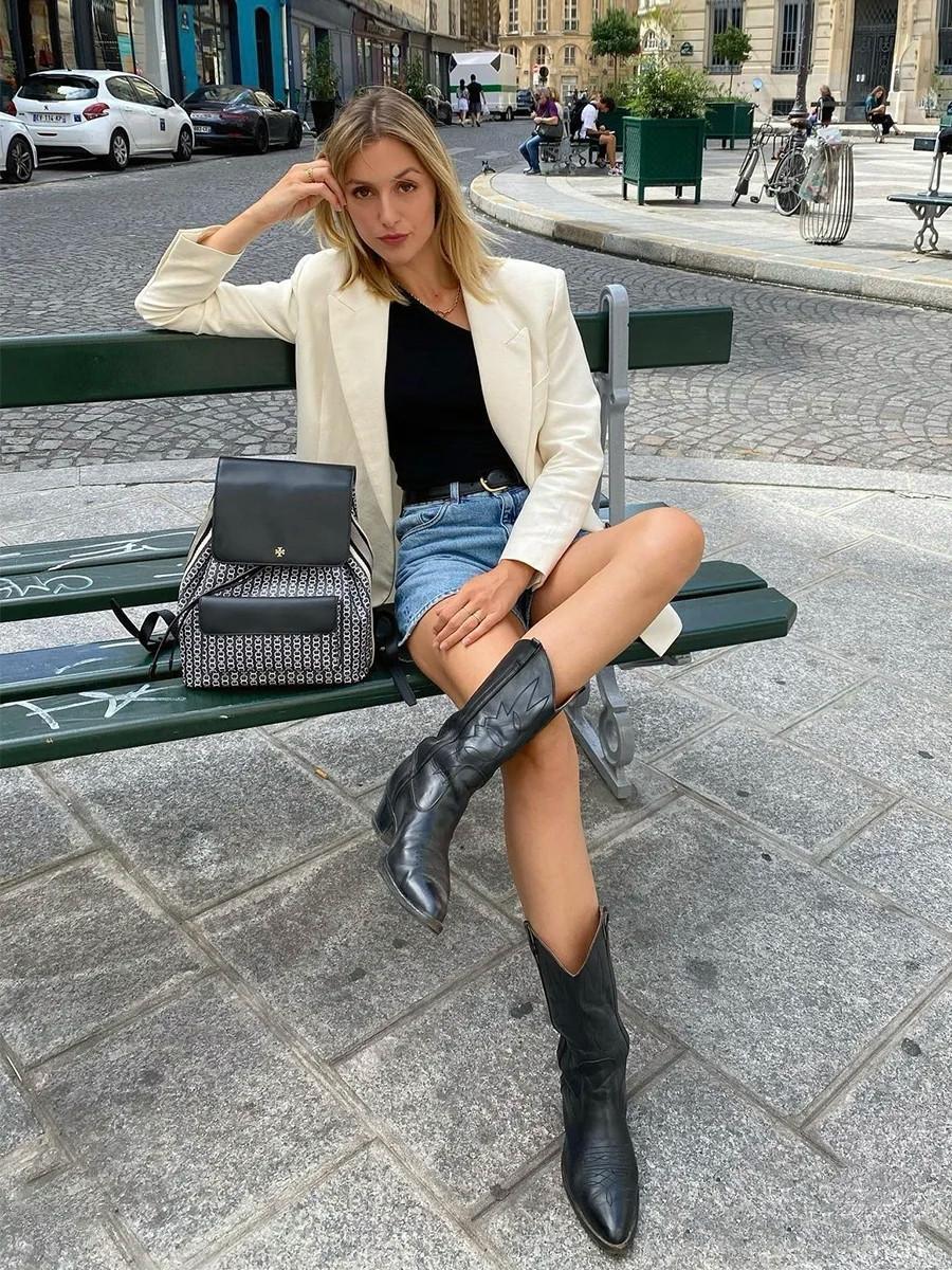 西装黑色好看还是白色好看,白色西装好看还是黑色西装好看