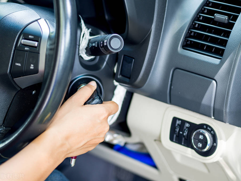 如何判断汽车电瓶该更换了,如何判断汽车电瓶是否应该更换