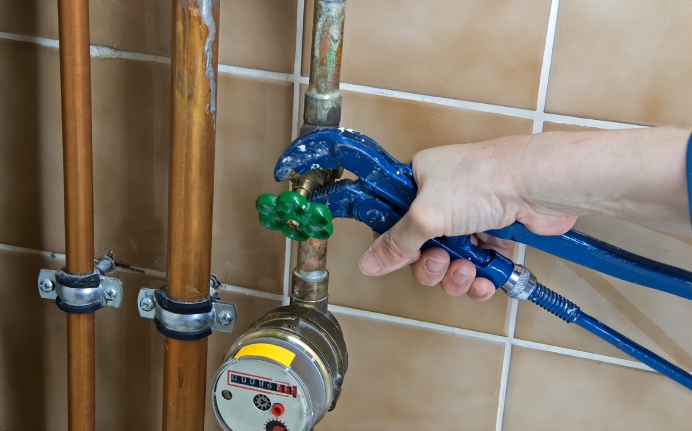 卫生间阀门漏水怎么维修视频,pvc总阀门漏水怎么维修