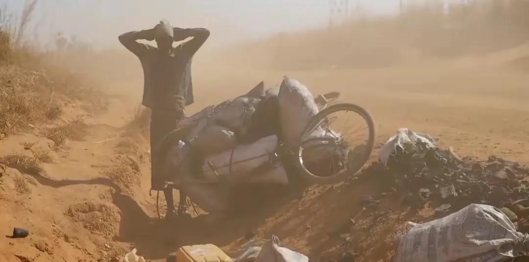 把中国自行车用到极致，就是非洲的致富之路！上街都会有美女搭讪