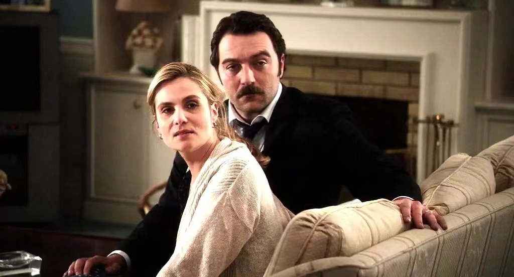 法国关于*窥偷**的电影，男主竟和同学母亲还有老师妻子发生这些事