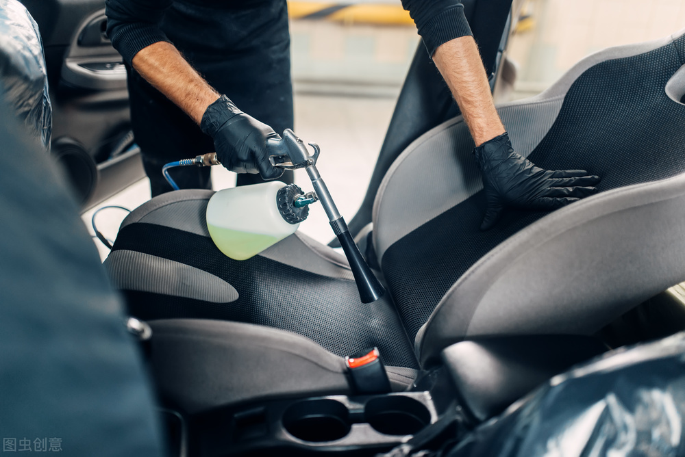 开哪个窗户可以快速去除车内异味,车内烟味异味严重怎么能快速去除