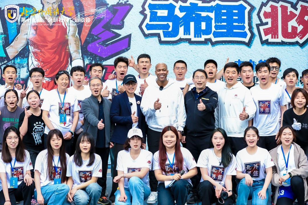 世界冠军在高校表演跳绳,世界冠军助阵表演视频