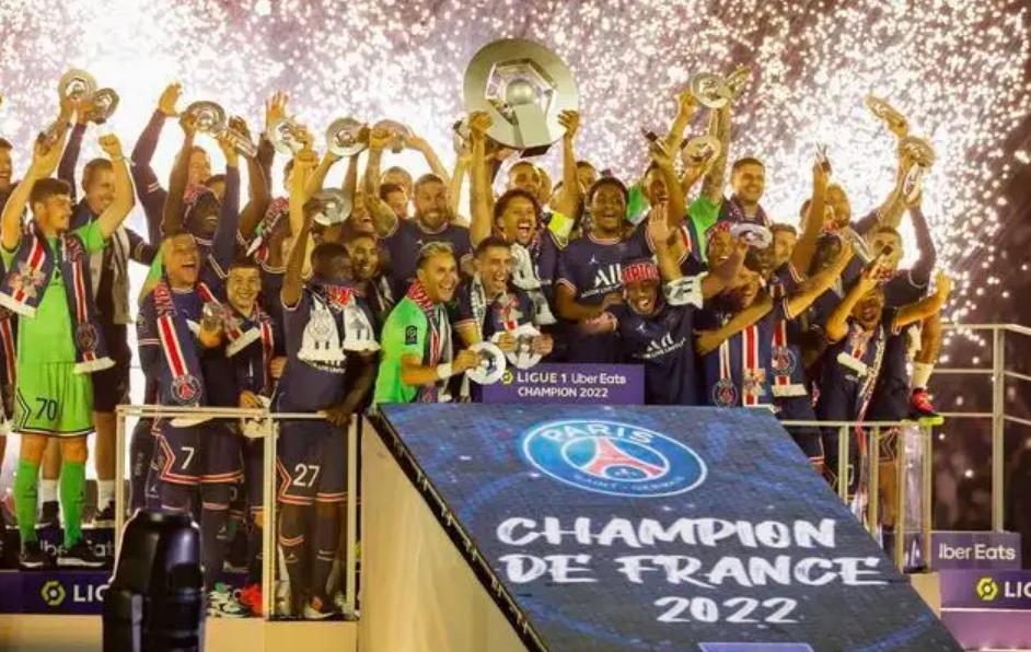 伪球迷的定义,五大联赛各联赛打法特点是什么呢