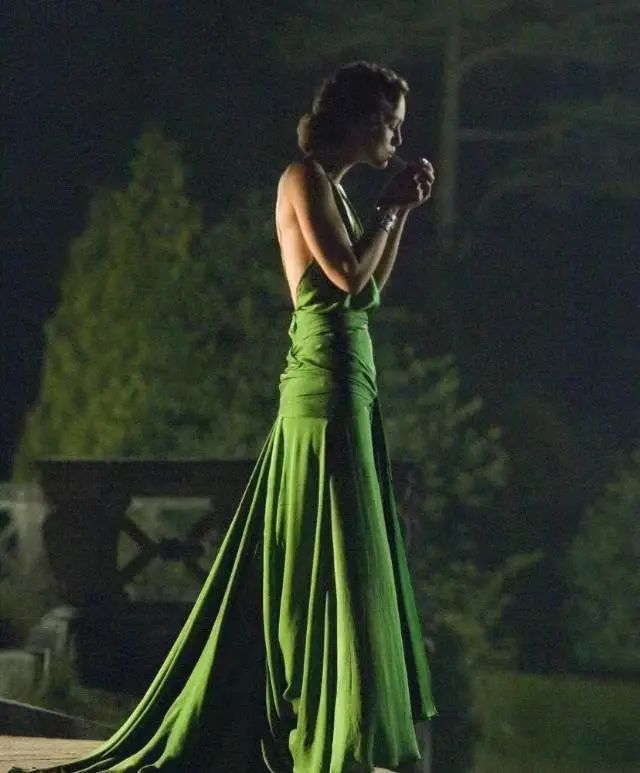 法国版的美女与野兽,法国版的美女与野兽唯美镜头