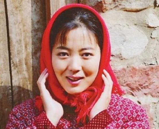 整容过度垮脸的女星,整容失败的蛇精脸女演员