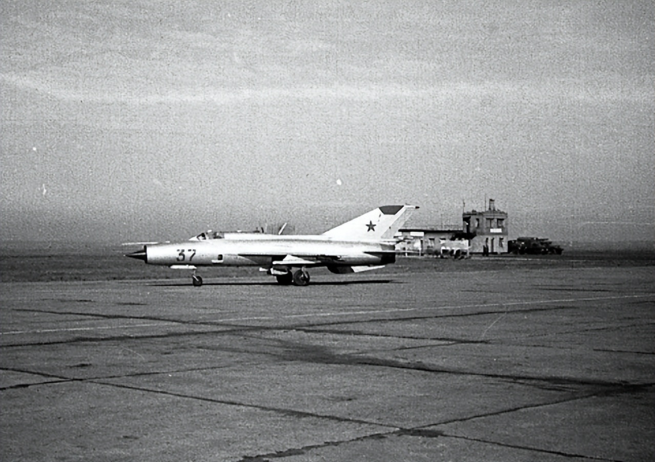 *少奇刘**秘密访苏遇到意外情况,高岗查明原因后说:苏联人真迷信