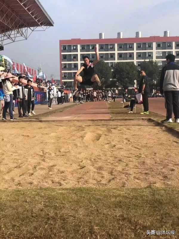 “高手中的高手”！浙江体育生高考648分，还是魏碑书法十级……