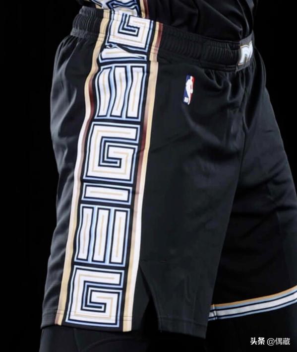 限量7张！TheDugout上架C罗超大幅签名海报