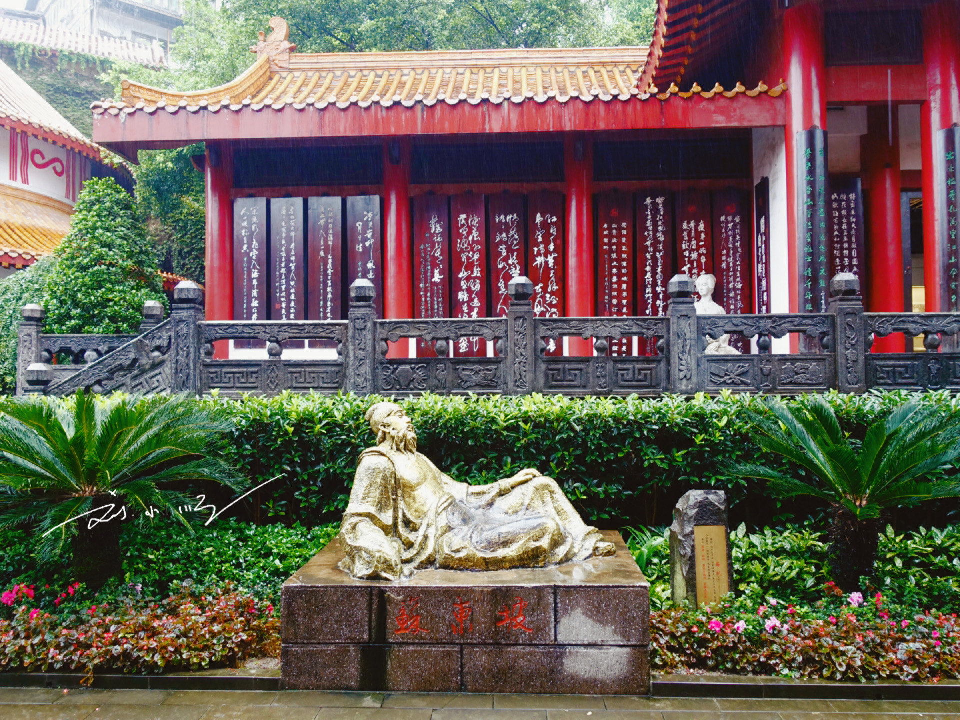 贵州茅台酒驰名中外,贵州省茅台镇出名酒厂