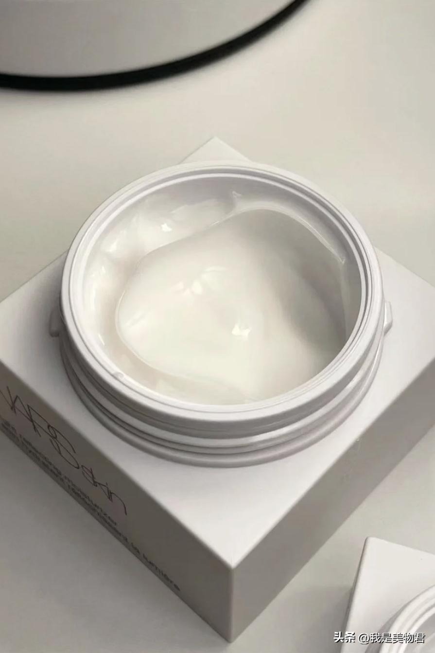 抢了妆前饭碗的面霜，帮你找到底妆开挂新技能