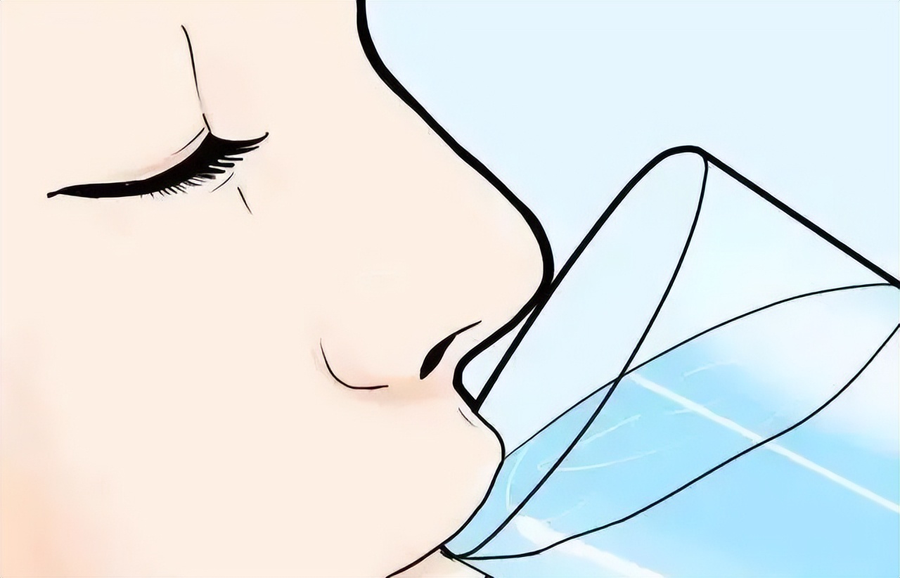 阳了一喝水就吐怎么办,阳了之后大量喝水