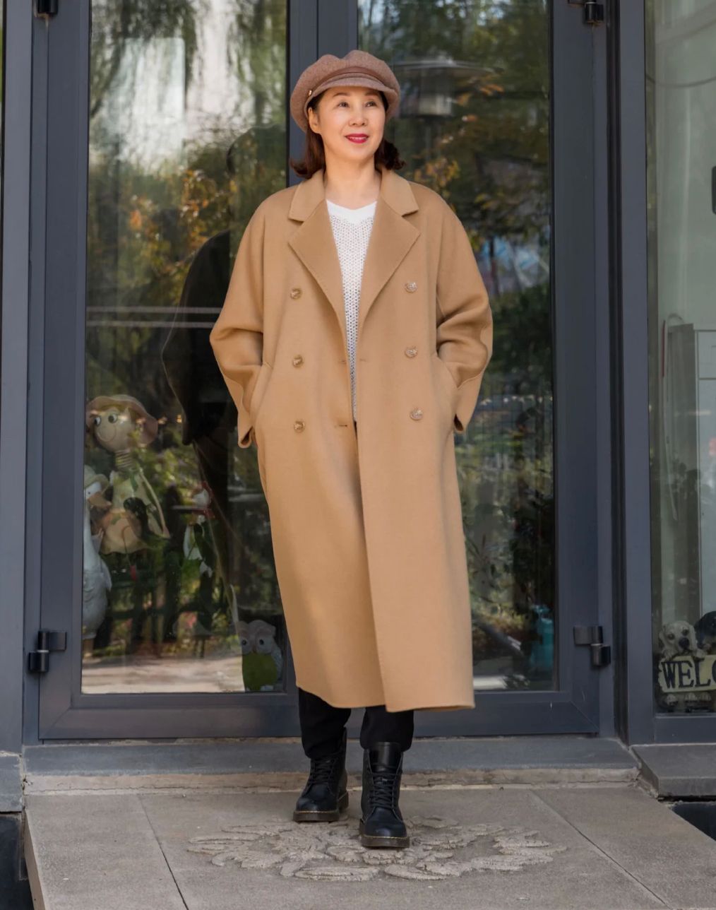35岁穿有条纹的驼色大衣穿搭,驼色大衣的高级穿搭