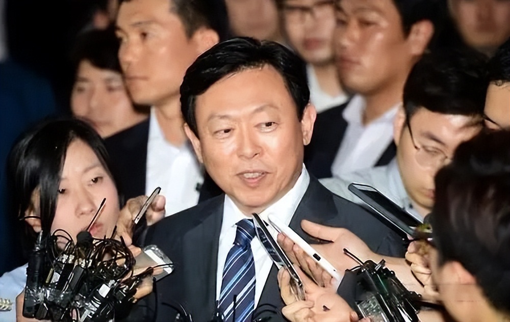 视女星为玩物，把总统当傀儡，煽动部署萨德，韩国乐天有多牛？