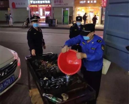 刚刚，我把月入2万元的烧烤店关掉了：表面风光，辛酸自己知道