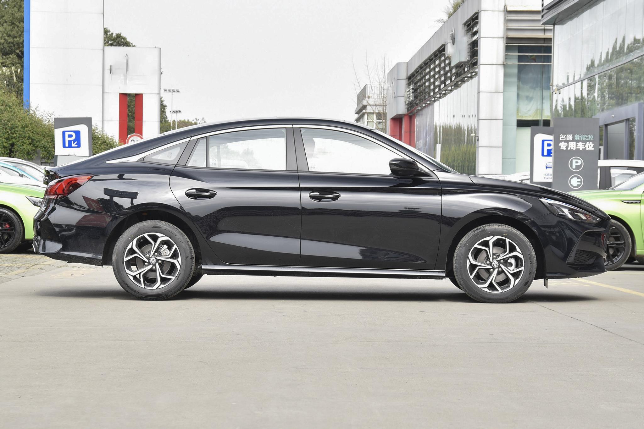 代步车油耗低有哪几款车型,8万元选代步车哪三款可以更节约