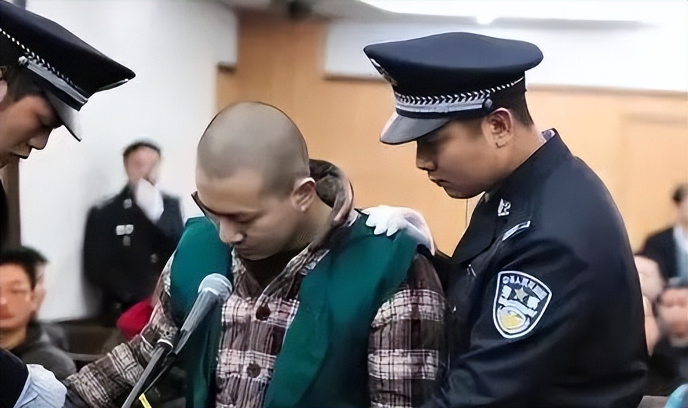 90后杀手被判死刑一脸微笑,90后杀手判死刑