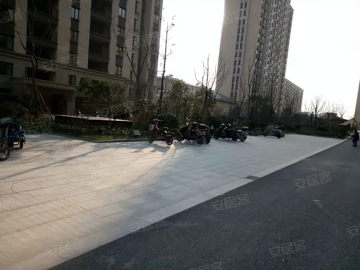 扬州2021房价下跌最惨名单,降价4000多业主砸售楼处