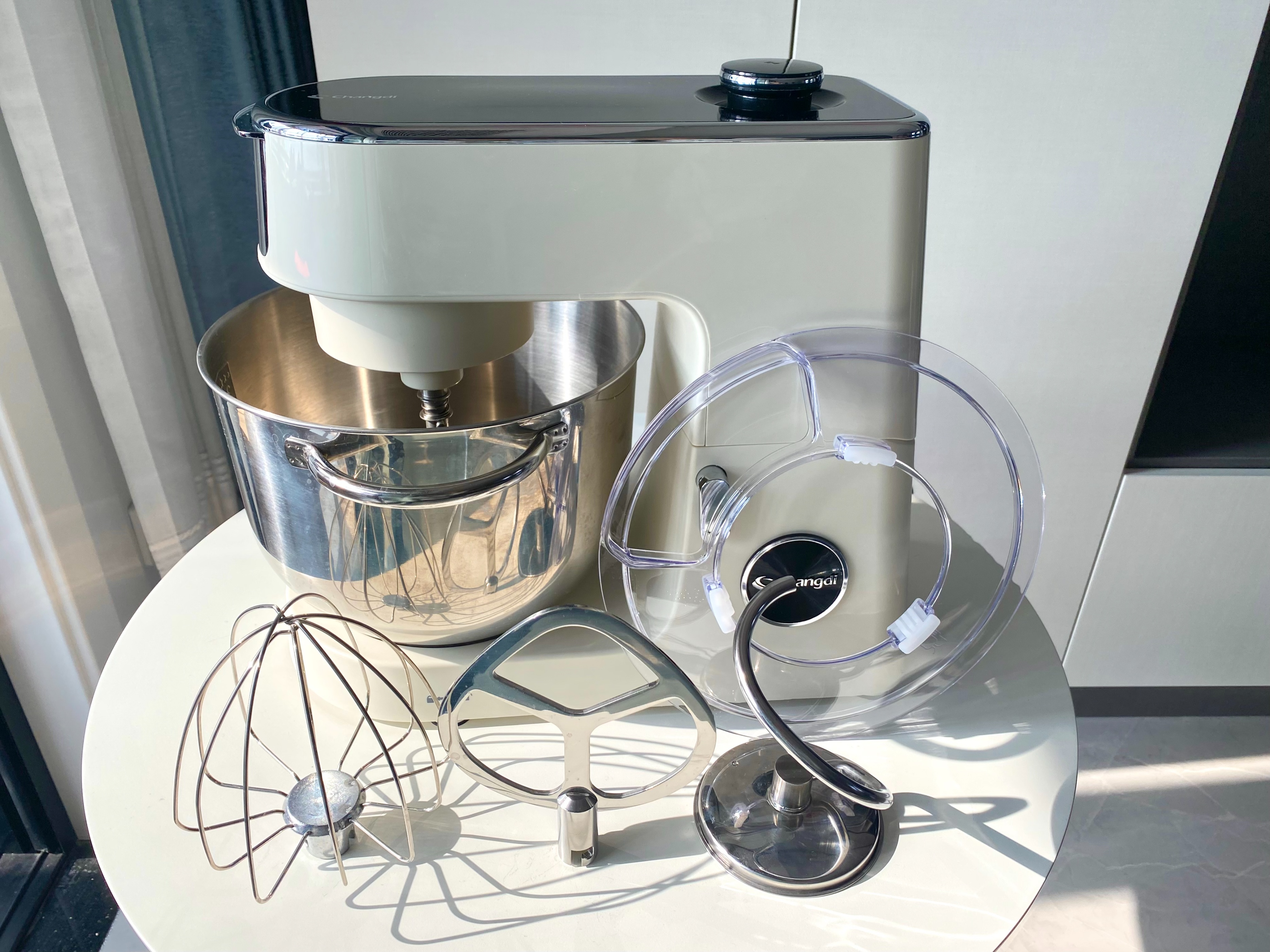 千元级厨师机的性价比之王——长帝企鹅顶顶,揉面、打发不用手