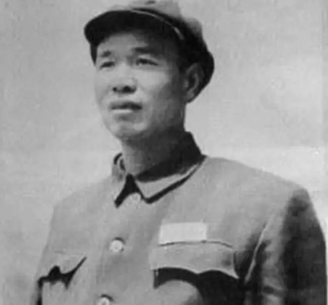 郝克勇：*底卧**国民*党***队军**多年，是唯一与毛*东泽**单线联系的超级特工