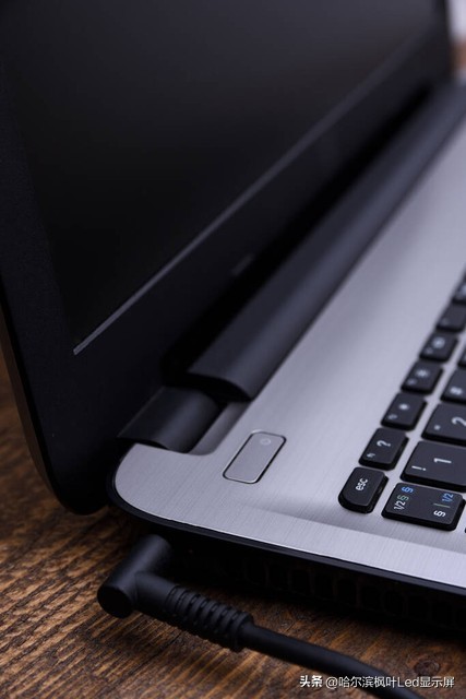 led户外显示屏的维护费用,led显示屏的日常如何去保养