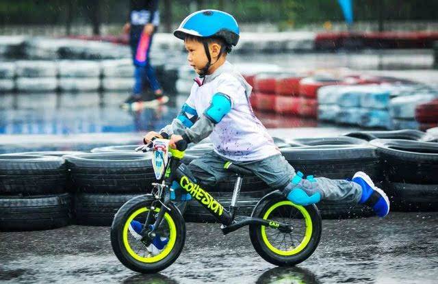 宝宝滑雪危险吗,孩子感冒可以玩轮滑吗
