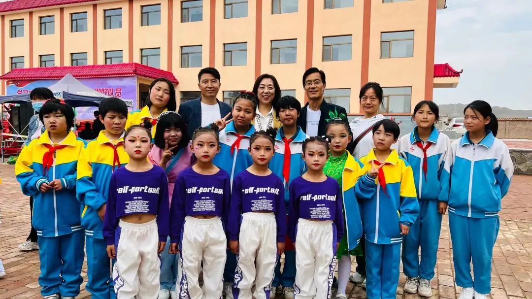 华富光彩小学,信义小学的六一儿童节