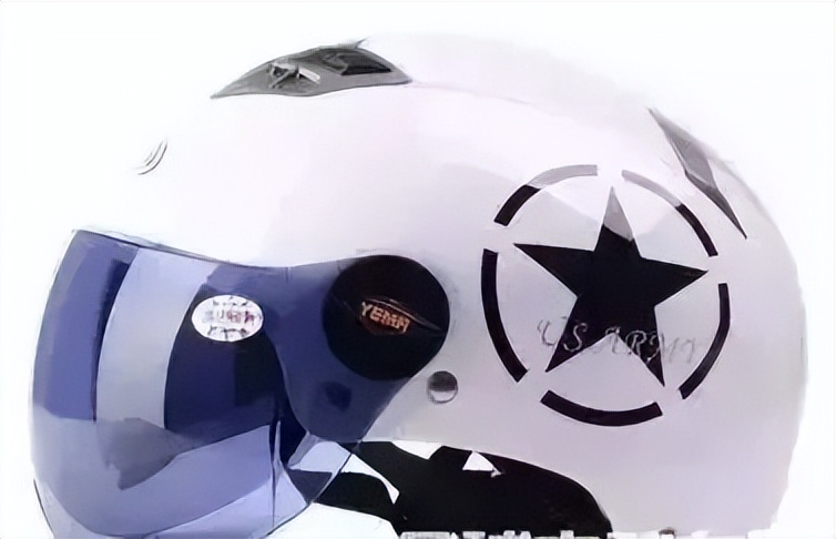 骑电动车不戴头盔有多可怕,骑电动车戴头盔跟不戴头盔的区别