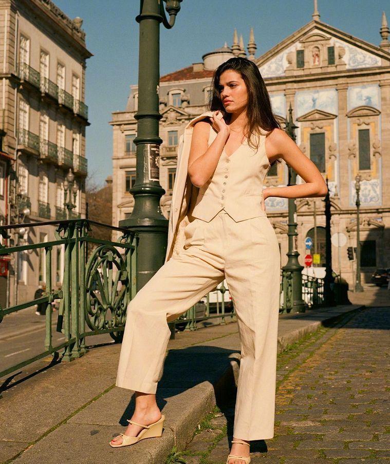 2021流行马甲穿搭图片大全,最近很火的马甲穿搭