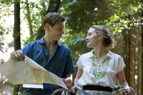 《朗读者》：美艳少妇与男孩畸恋，爱情与自我认知的迷茫