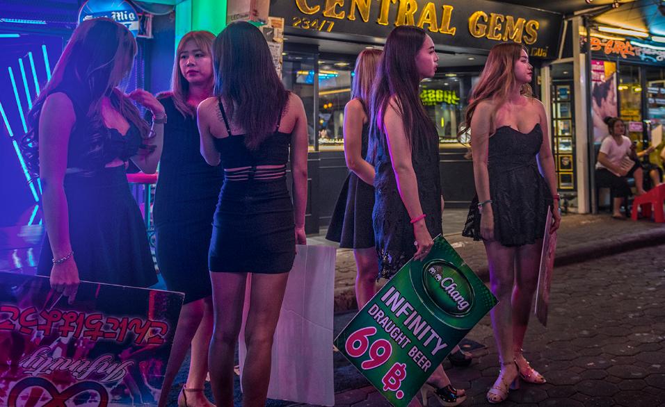 2012年湖南26岁女子杀害69岁“干爹”并抛尸,女子:只想自由2天