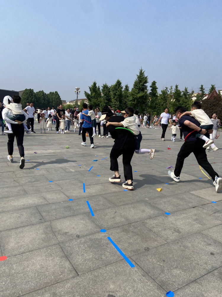 幼儿园小手拉大手运动会,大手拉小手幼儿园亲子活动