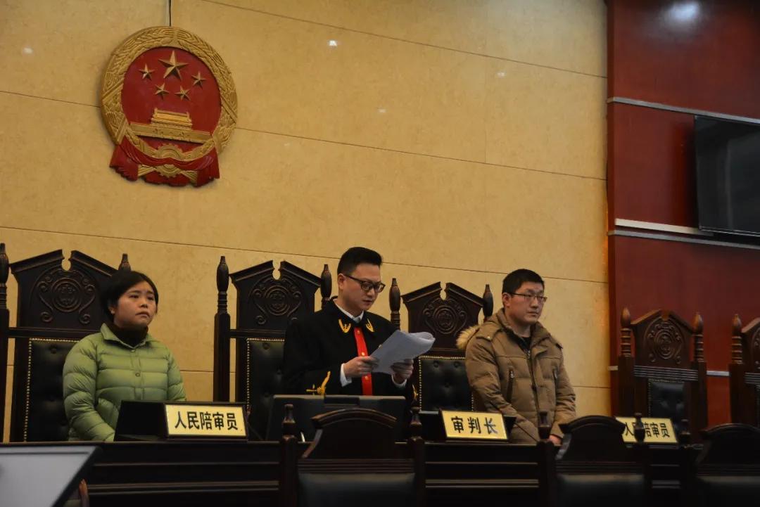 超500人受害，涉案金额1.4亿元！特大跨国电信诈骗集团35人在南充领刑！