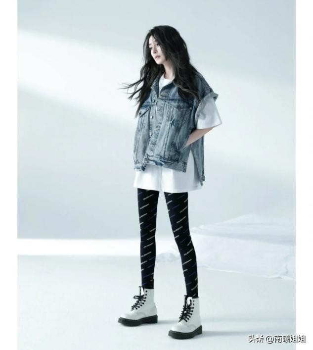 杨幂穿的鞋子马丁靴,杨幂同款鞋子厚底小白鞋