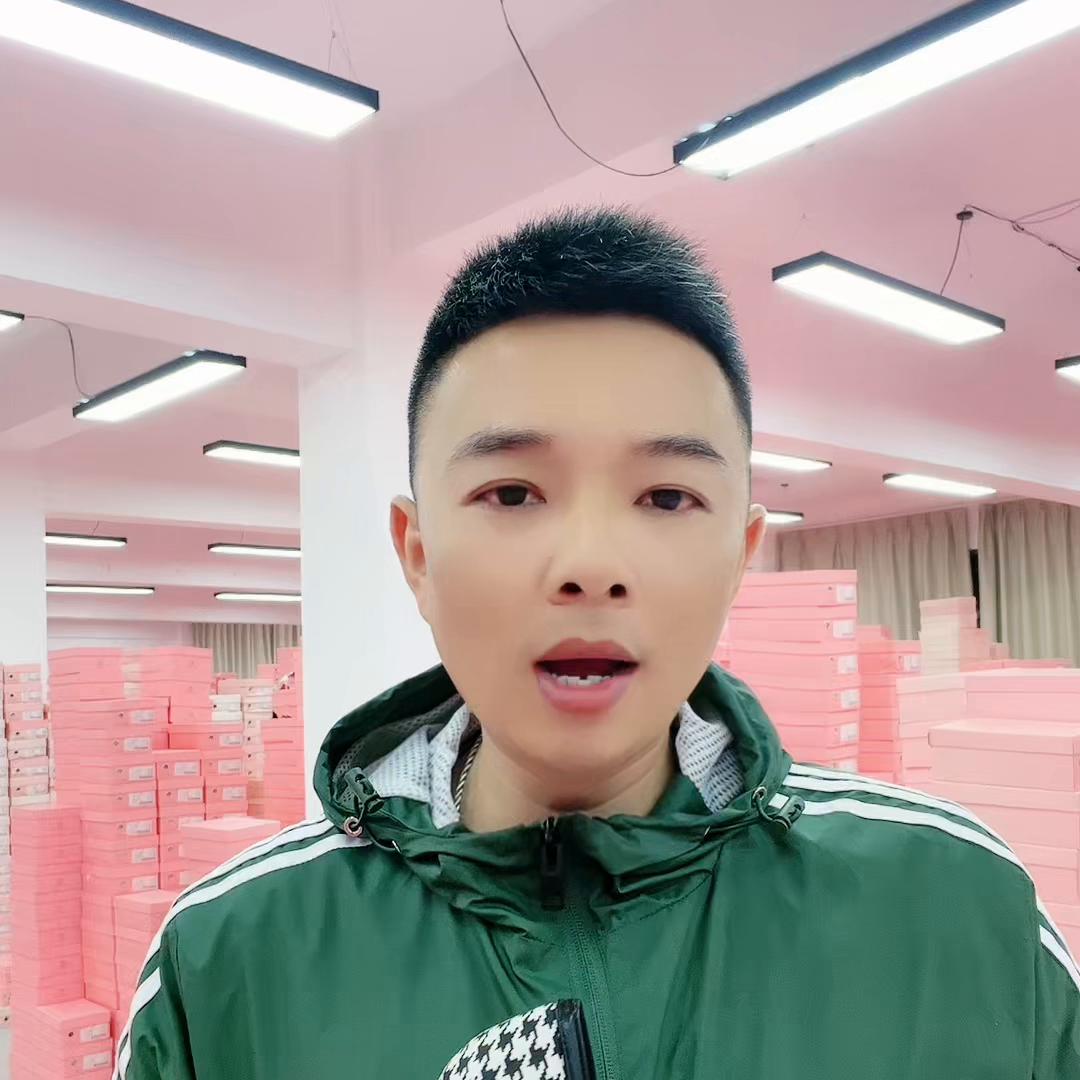 同样的问题它也影射到打脚磨脚掉跟的情况，当你的鞋子不合...