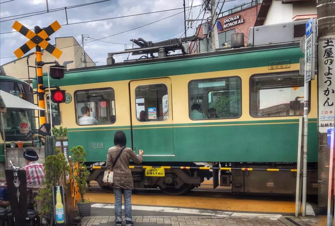 日本一个女生自己去旅游,女生日本独自旅行