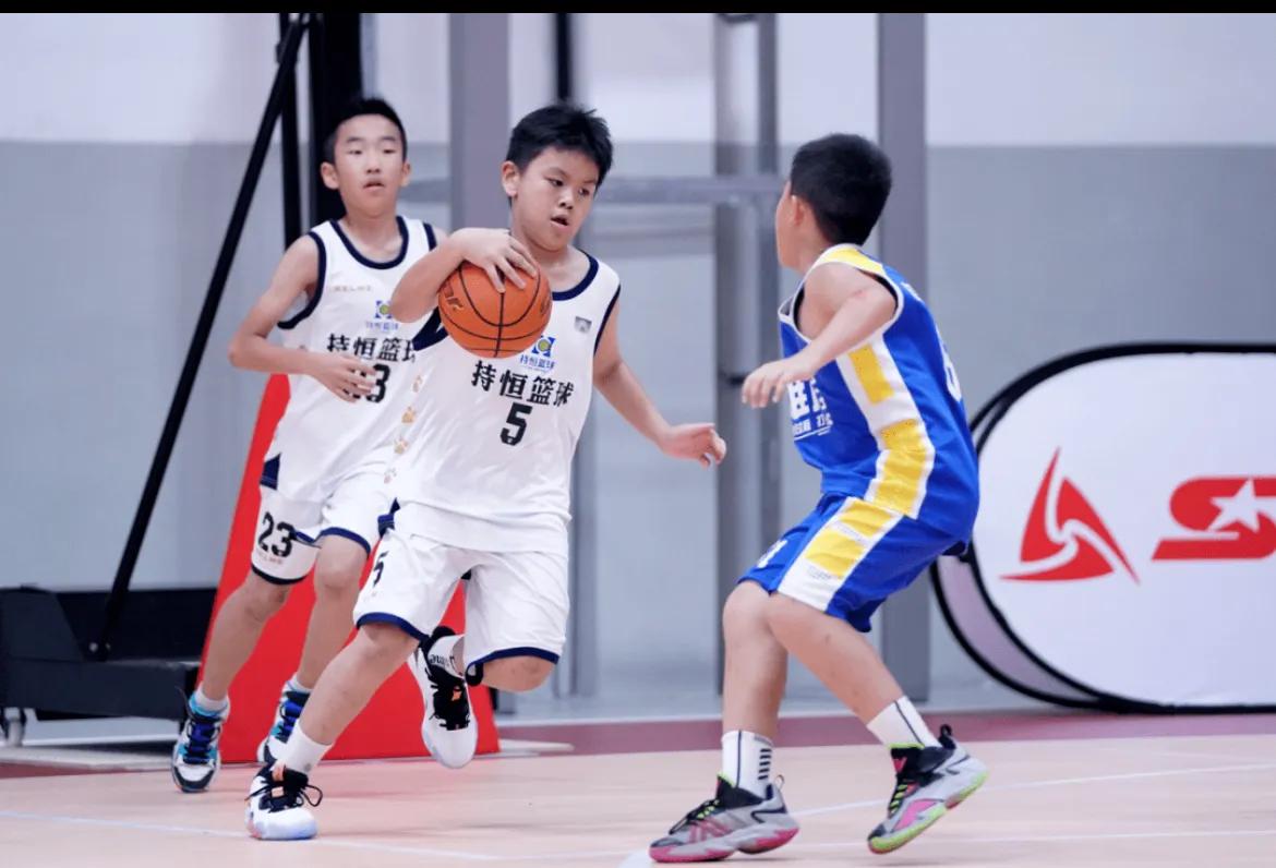 国足为啥没有张玉宁,国足村队