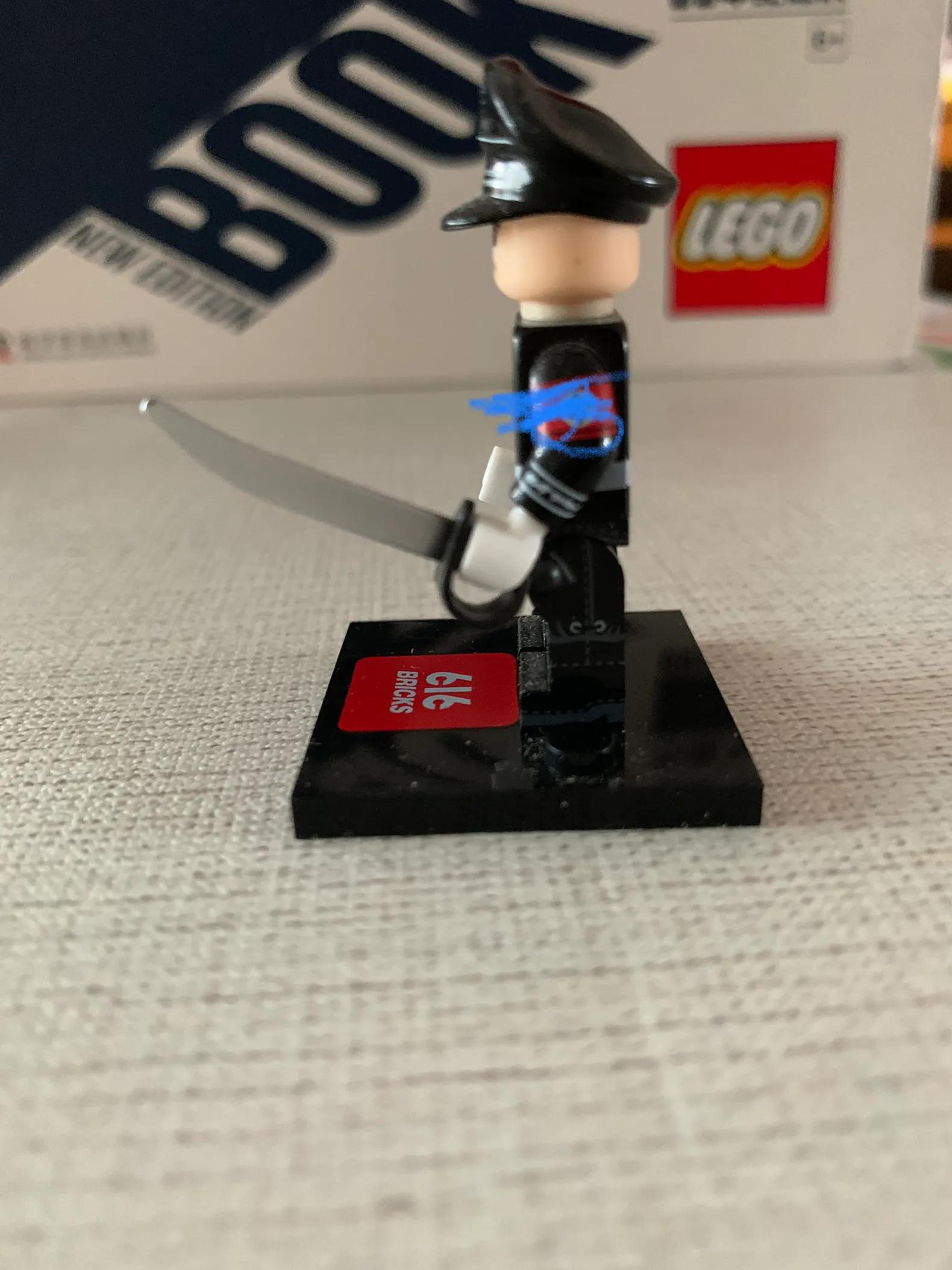 给大家看一下我的两个二战人仔