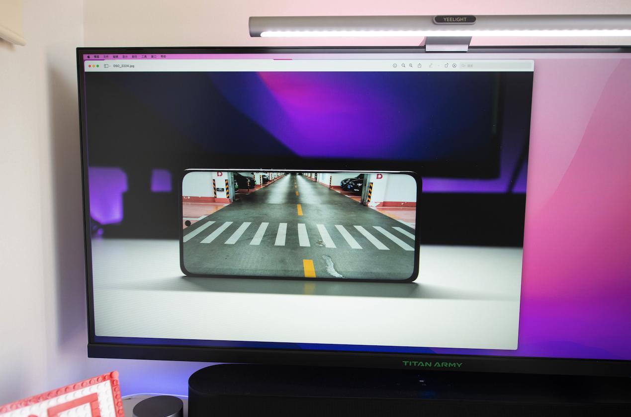 实测!告诉你,选27寸还是40寸超大尺寸显示器?144Hz/1ms/4k