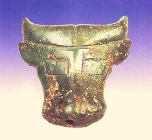 流失海外的商周玉器,商周遗址出土石家河玉器