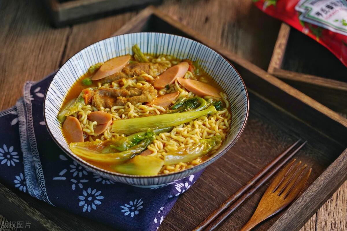 网红小姐姐吃网红最火的美食,吃货欧弟盘点网络网红美食