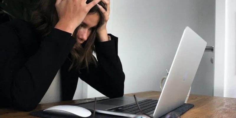 计算机一直在修复怎么办,计算机崩溃坏了如何修理