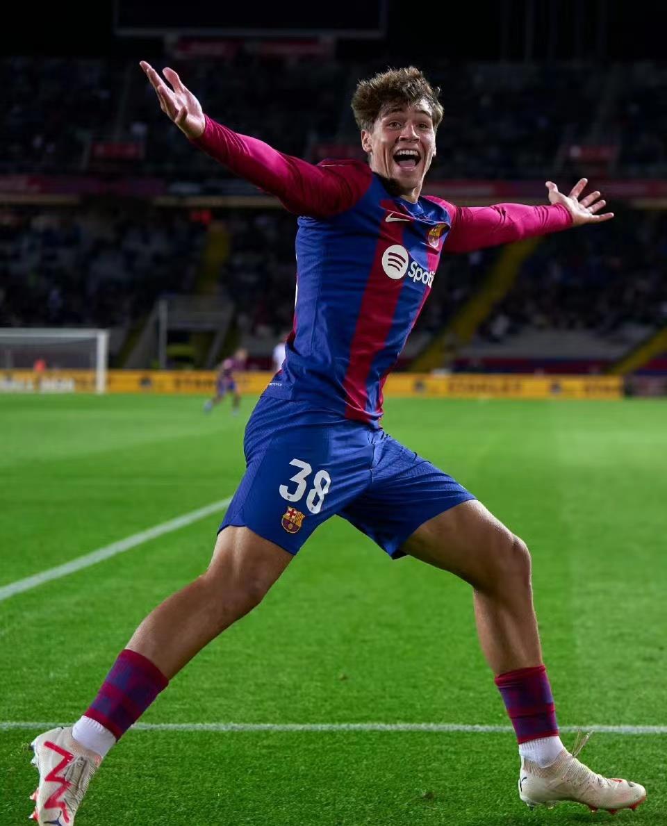 巴萨替补罗克68秒破门照片,巴萨小将首秀单刀破门