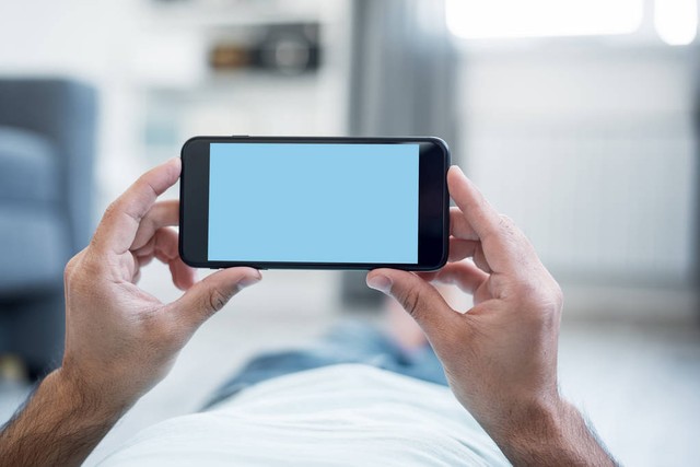 苹果11阳光下看不清屏幕,红米手机在太阳光下看不清屏幕