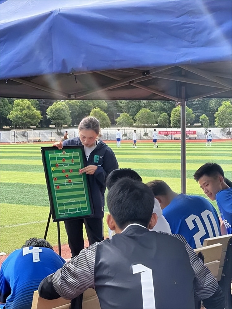 西安欧亚学院和平精英夺冠,西安欧亚学院得奖