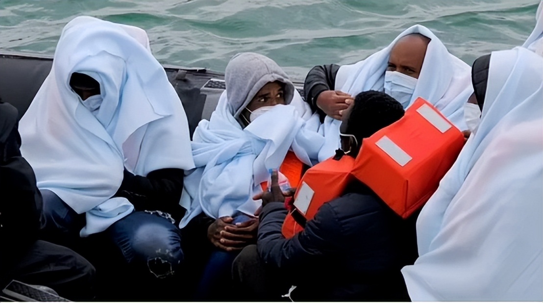 21年湖北男子花10万买洋媳妇，生下女儿上户口，警方：你被捕了